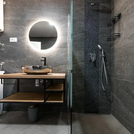 Luxury Citrin With Shared Pool