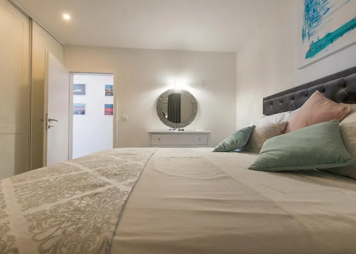 Luxury Citrin With Shared Pool Apartamento