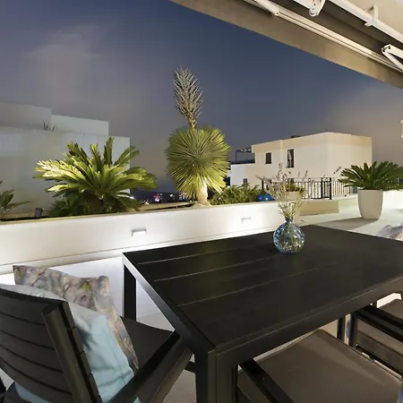 Luxury Citrin With Shared Pool