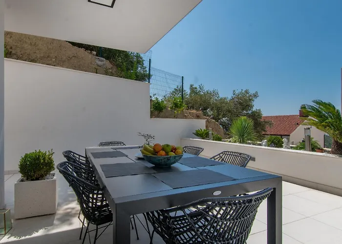 Apartment Luxury Citrin With Shared Pool